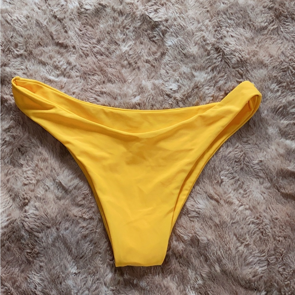 Women’s bathing suit bottom